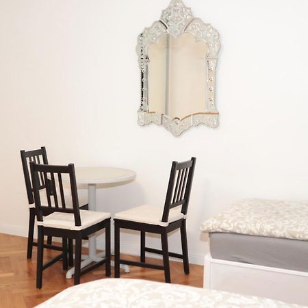 At The Blue Lion & Parking Assistance Apartment Praga Exterior foto