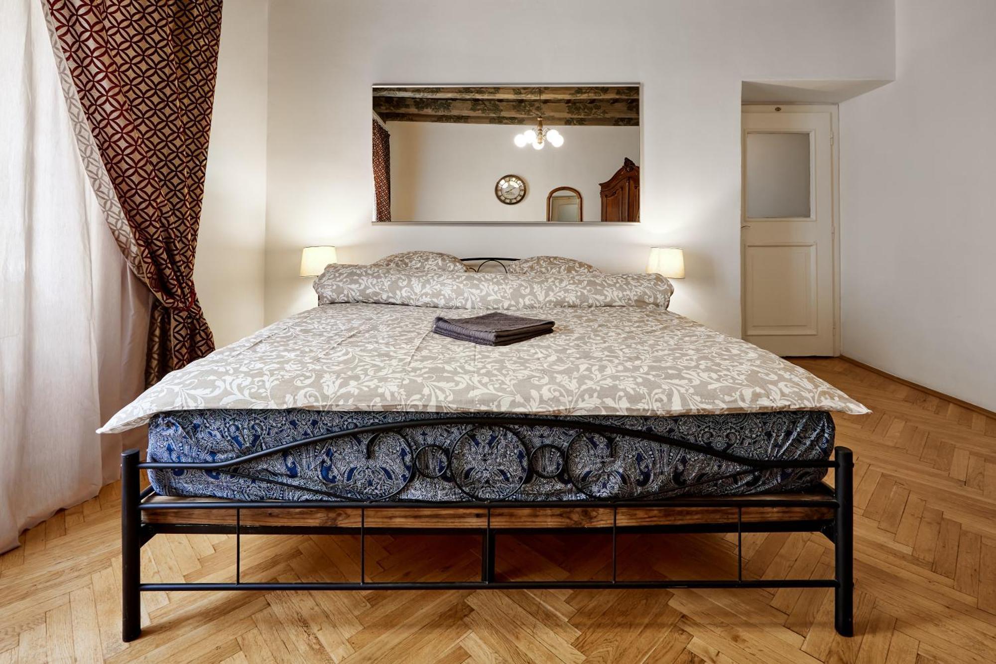 At The Blue Lion & Parking Assistance Apartment Praga Exterior foto