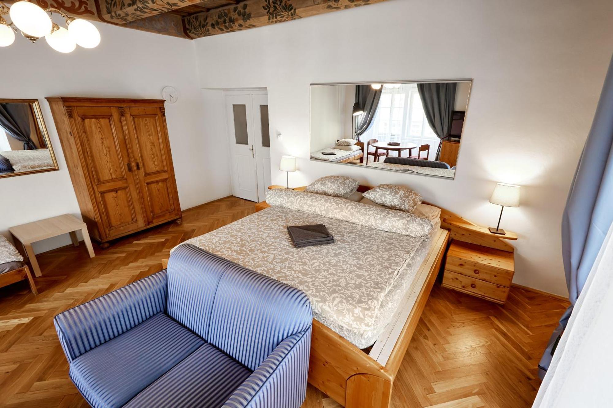 At The Blue Lion & Parking Assistance Apartment Praga Exterior foto