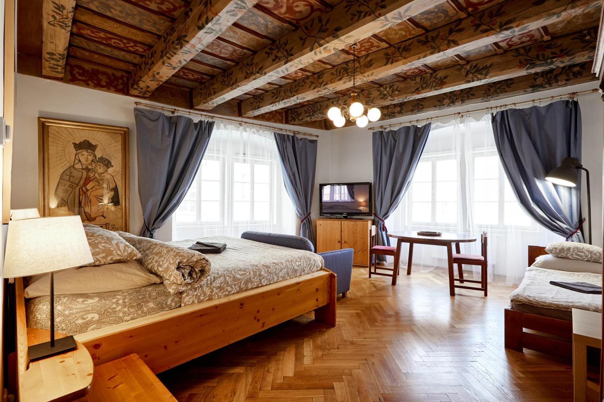 At The Blue Lion & Parking Assistance Apartment Praga Exterior foto