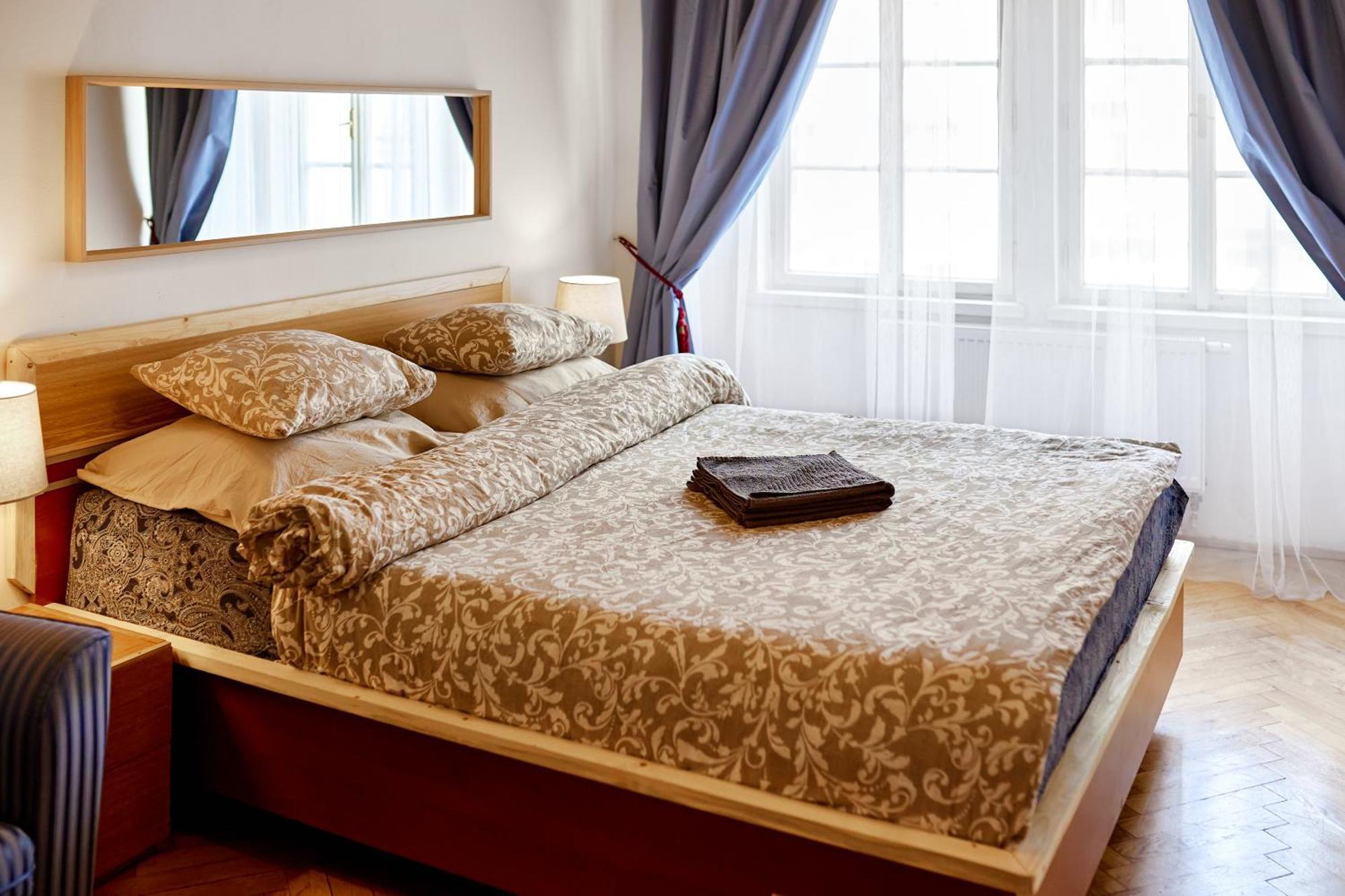 At The Blue Lion & Parking Assistance Apartment Praga Exterior foto
