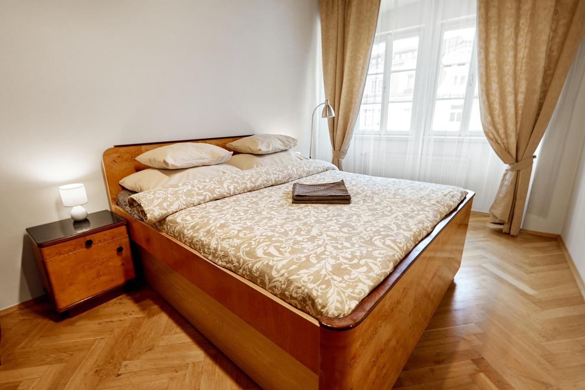 At The Blue Lion & Parking Assistance Apartment Praga Exterior foto