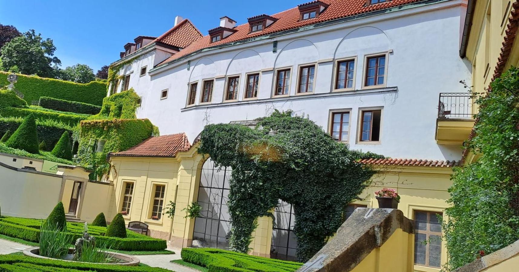 At The Blue Lion & Parking Assistance Apartment Praga Exterior foto